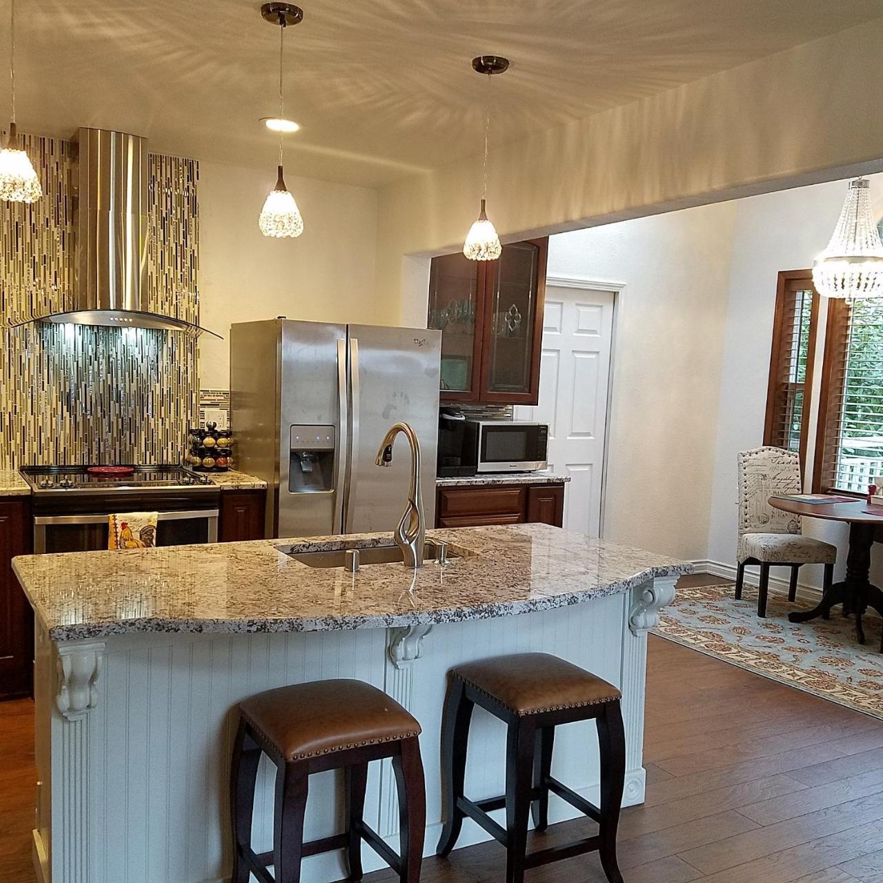 Arbor Rouge Cottage Clinton Екстер'єр фото