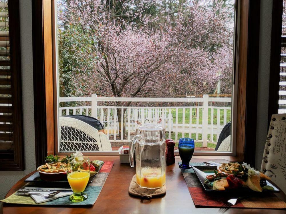 Arbor Rouge Cottage Clinton Екстер'єр фото